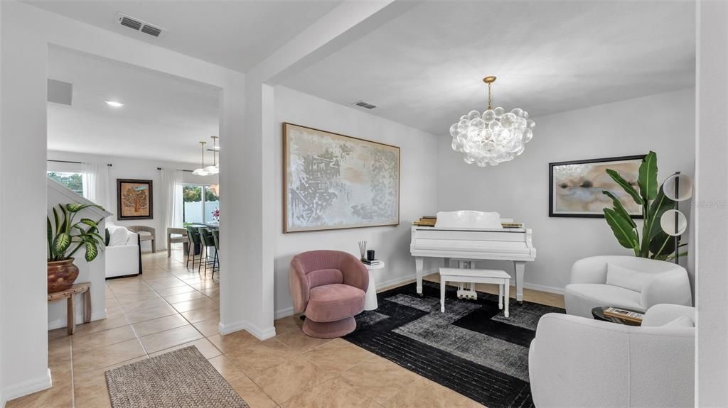 Interior, Living room, Pendant Lights, Piano, Recessed Lighting