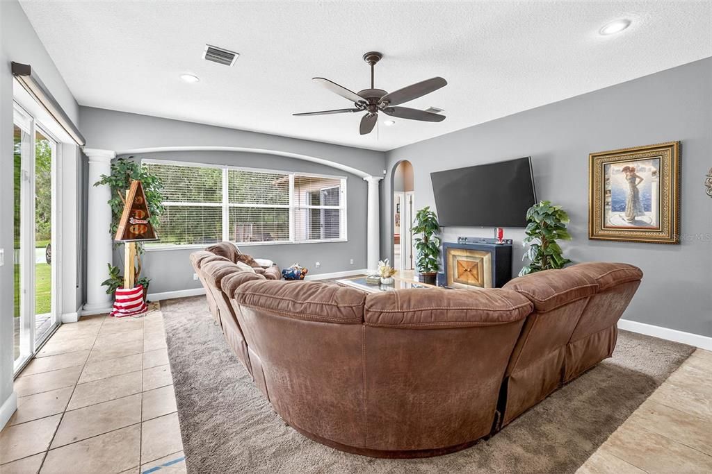 Fireplace, Interior, Living room, Recessed Lighting