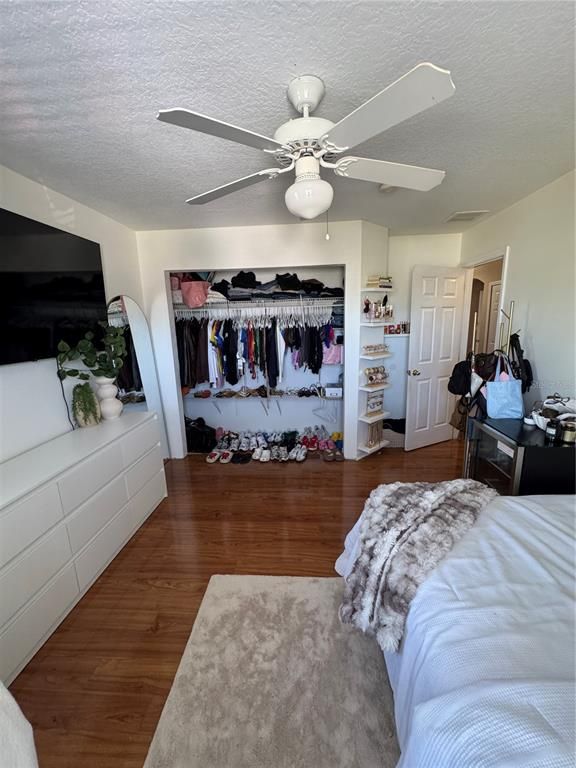 Bedroom, Interior, Walk-in Closets, Wood Texture Flooring