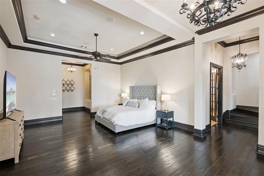 Bedroom, Chandelier, Interior, Pendant Lights, Recessed Lighting, Wood Texture Flooring