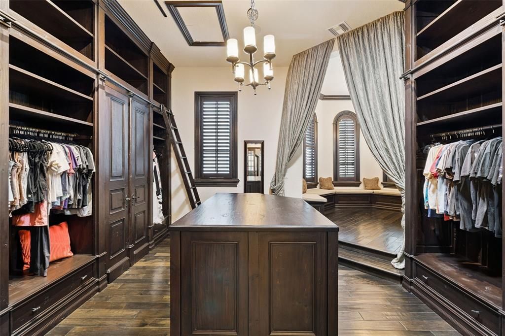 Chandelier, Interior, Walk-in Closets, Wood Texture Flooring