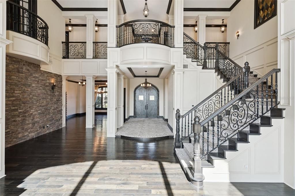 Interior, Pendant Lights, Wood Texture Flooring