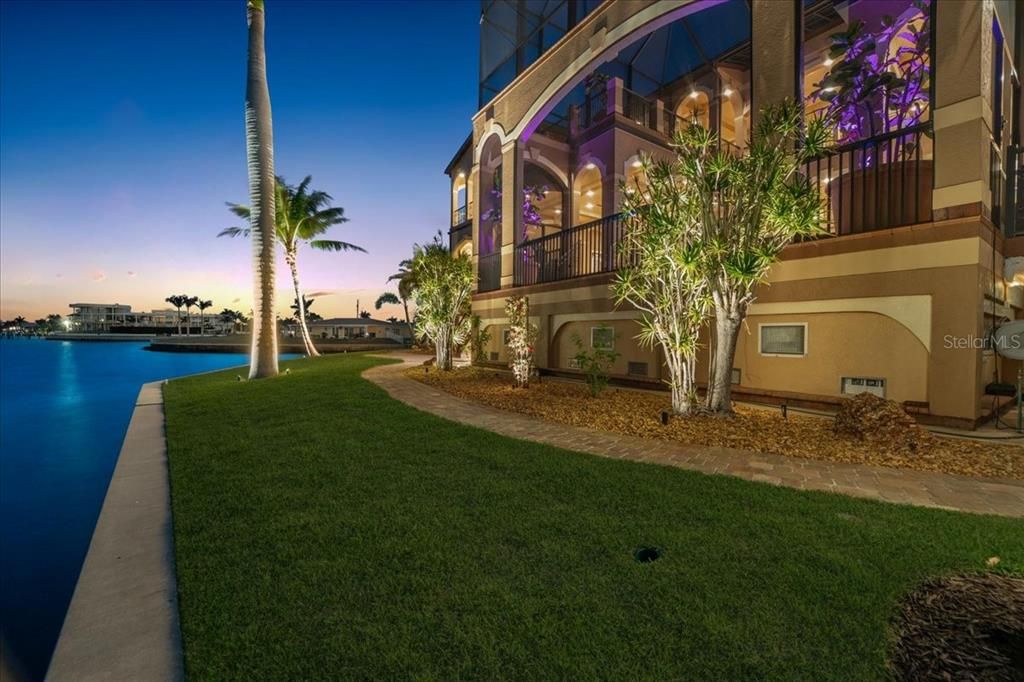 Backyard, Exterior, Water