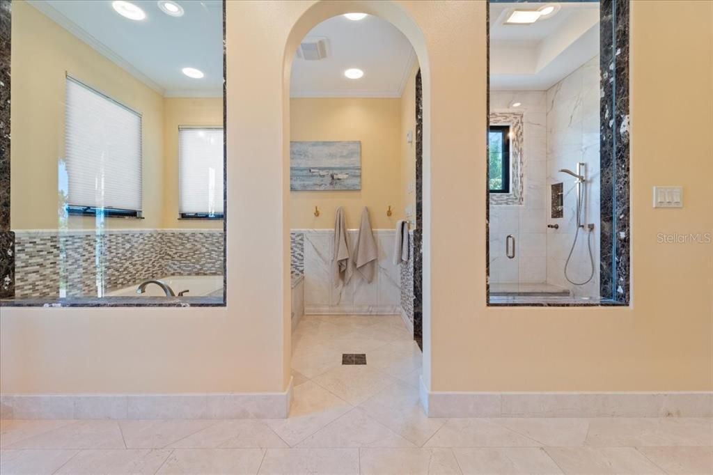 Bathroom, Interior, Recessed Lighting