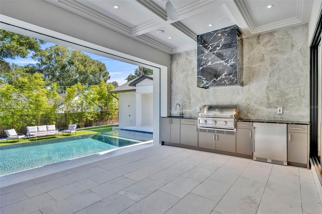 Exterior, Outdoor Kitchen, Pool