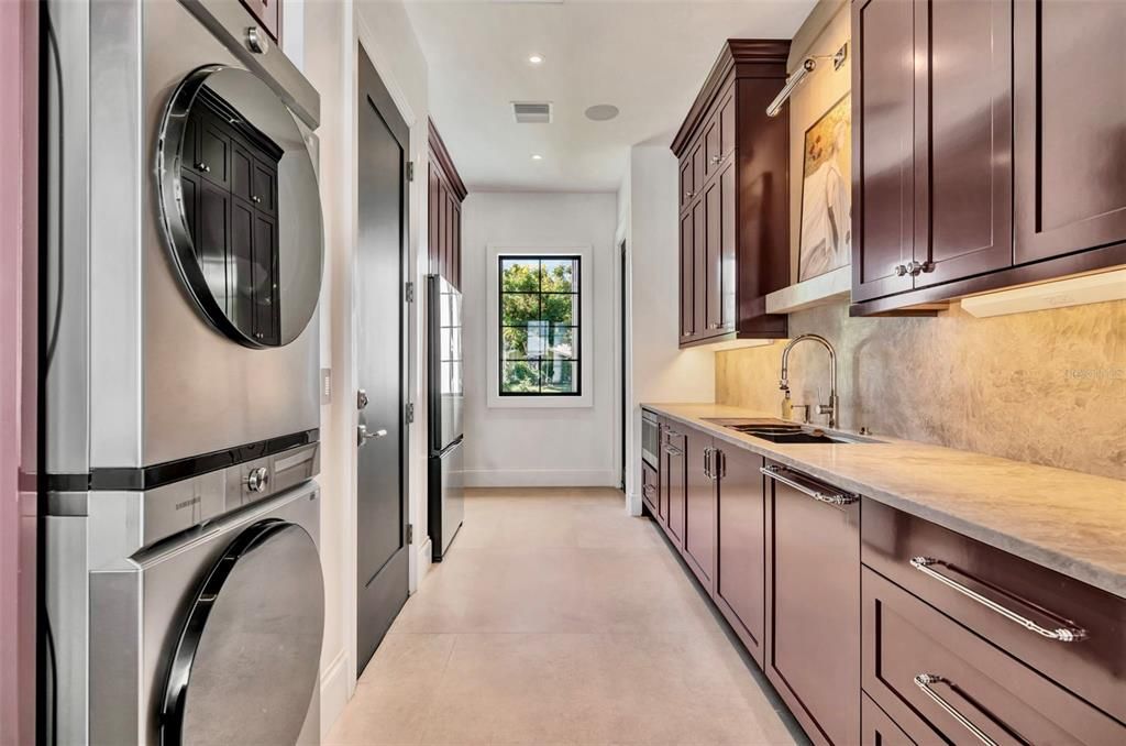 Interior, Kitchen, Recessed Lighting, Washer