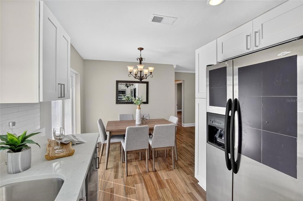 Chandelier, Dining room, Interior, Kitchen, Recessed Lighting, Wood Texture Flooring