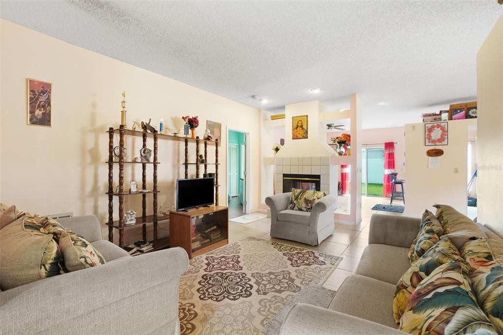 Fireplace, Interior, Living room, Recessed Lighting