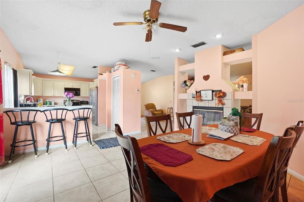 Dining room, Interior, Kitchen, Recessed Lighting