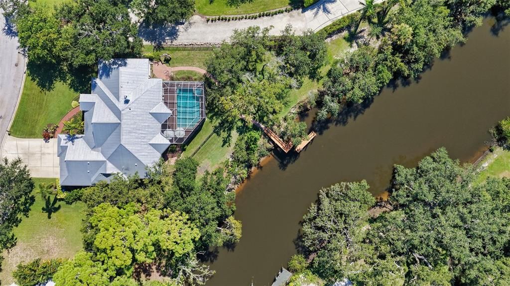 Exterior, Drone
