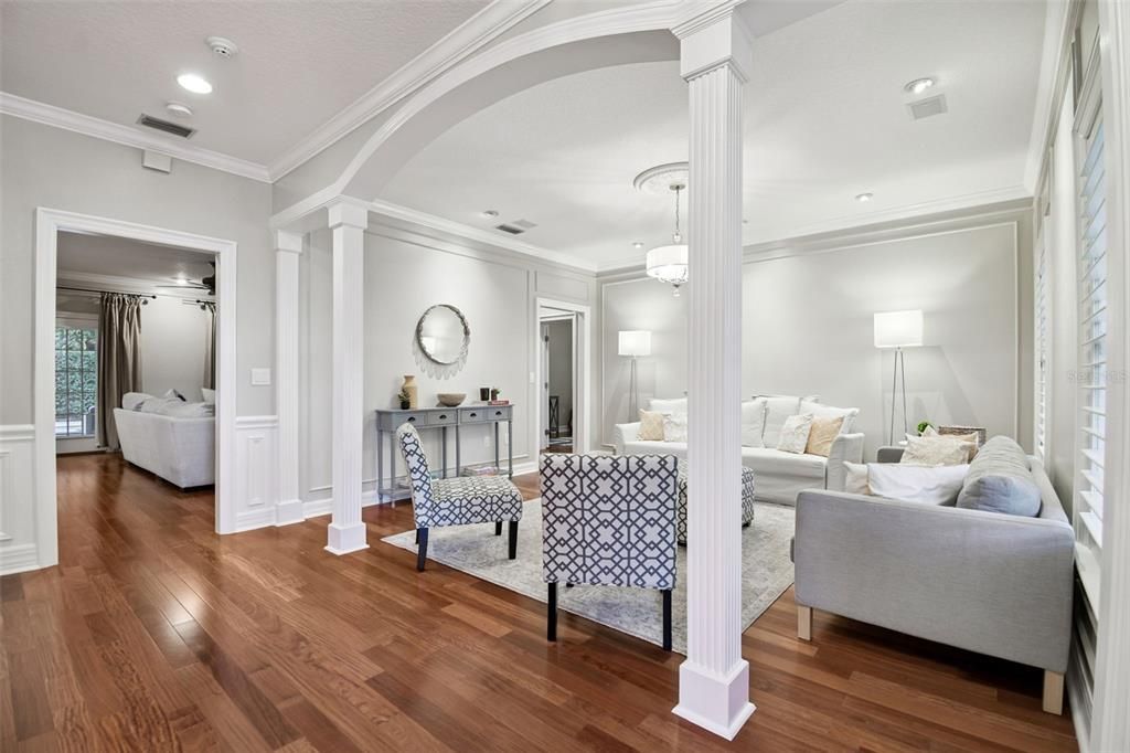 Interior, Living room, Pendant Lights, Recessed Lighting, Wood Texture Flooring