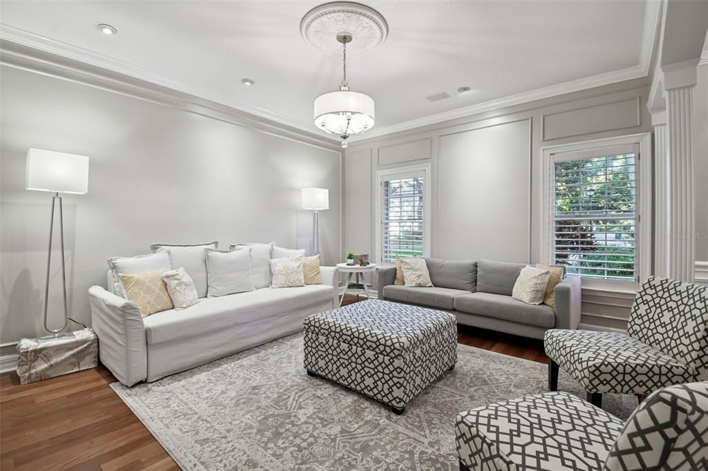 Interior, Living room, Pendant Lights, Recessed Lighting, Wood Texture Flooring