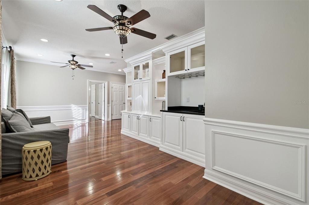 Interior, Recessed Lighting, Wood Texture Flooring