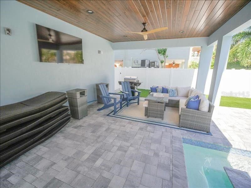 Exterior, Outdoor Kitchen