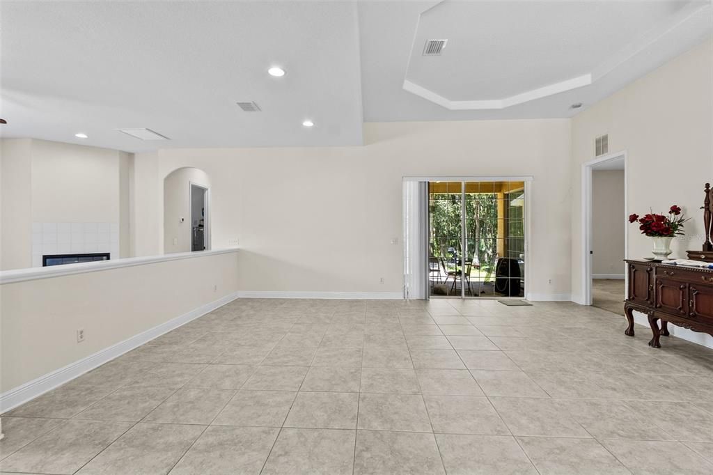 Empty room, Interior, Recessed Lighting