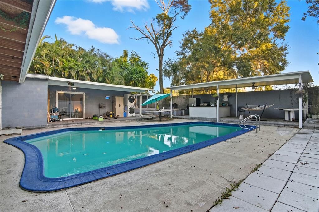 Exterior, Pool