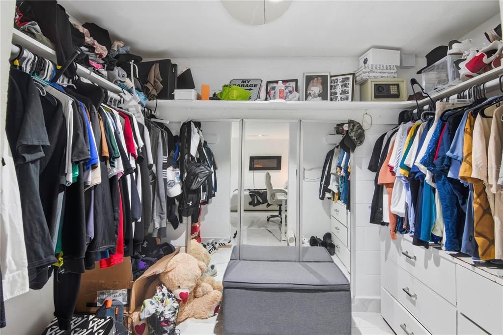 Interior, Walk-in Closets