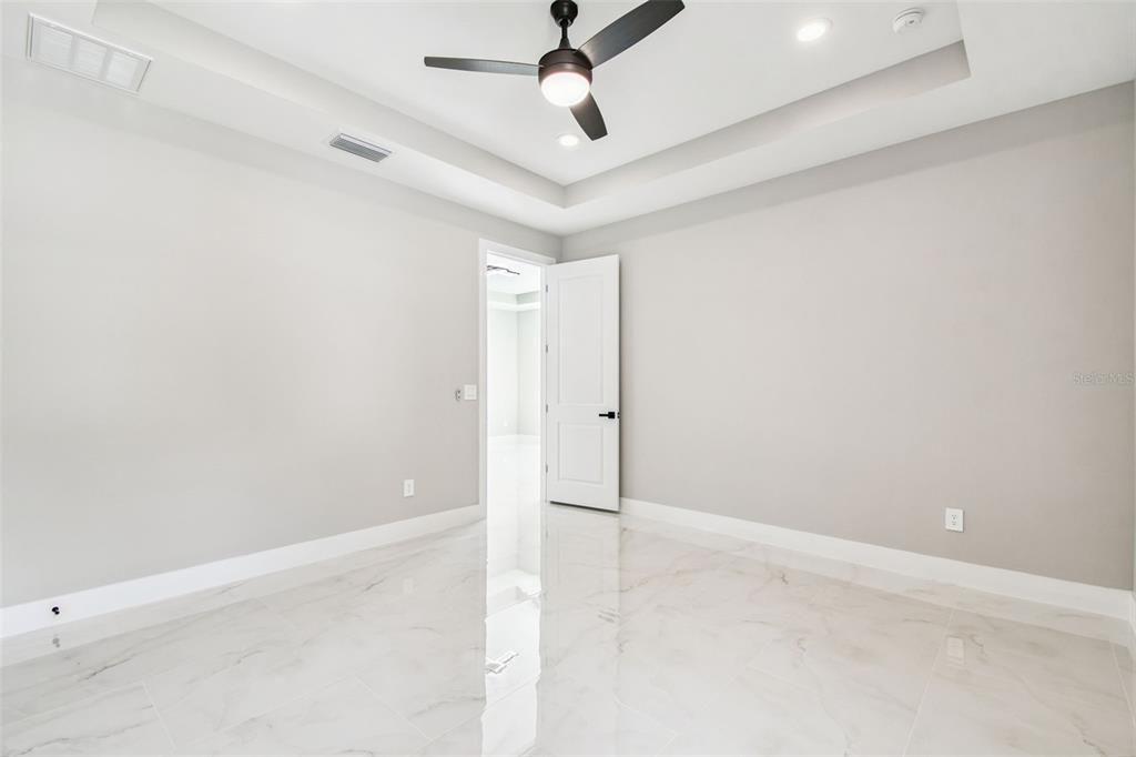 Empty room, Interior, Marble, Recessed Lighting