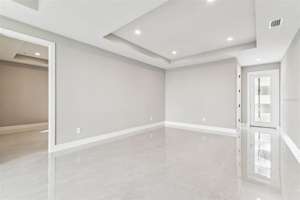 Empty room, Interior, Recessed Lighting
