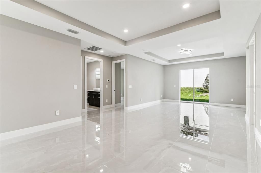 Empty room, Interior, Recessed Lighting