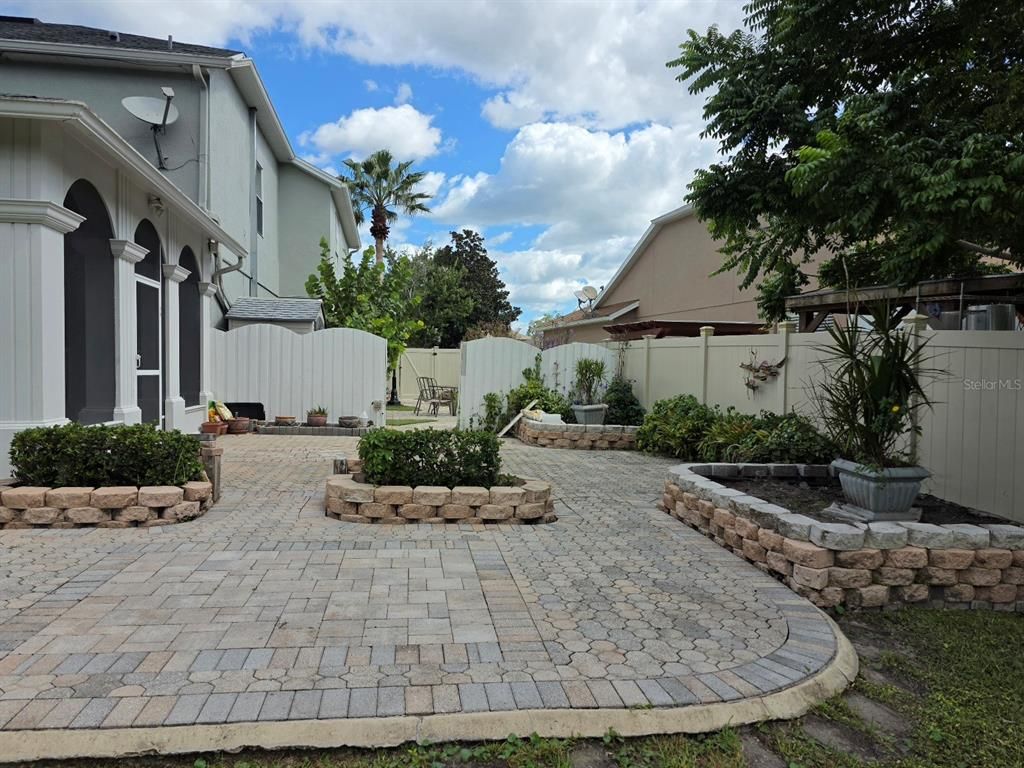 Backyard, Exterior