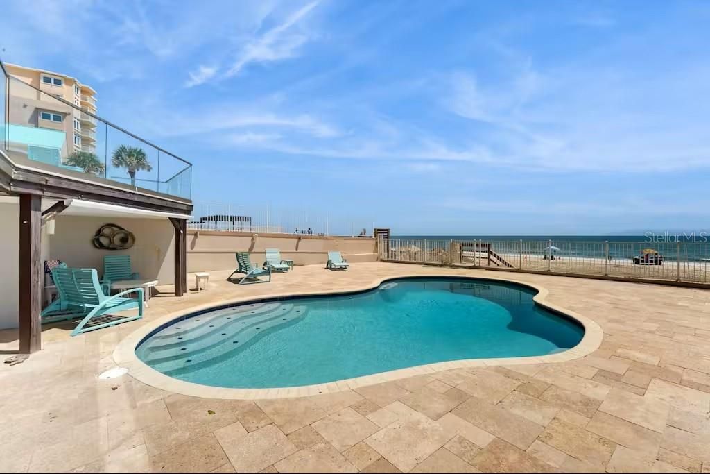 Exterior, Pool, Water