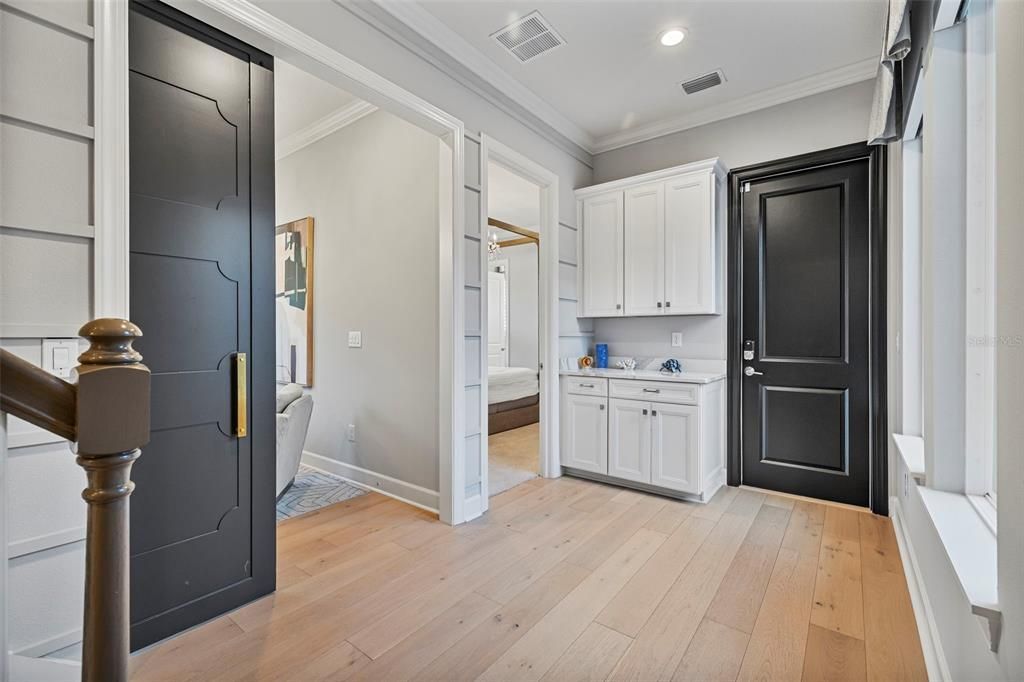 Interior, Recessed Lighting, Wood Texture Flooring