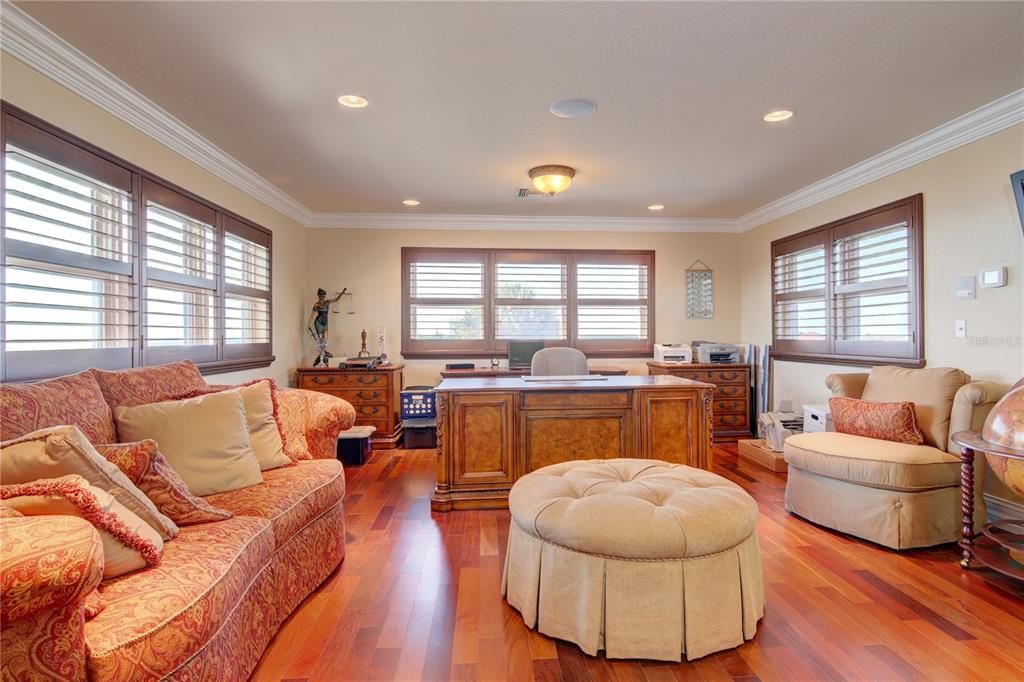 Home Office, Interior, Living room, Recessed Lighting, Wood Texture Flooring