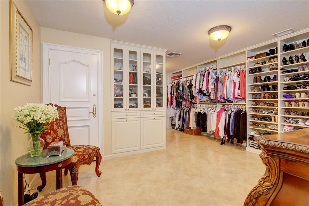 Interior, Walk-in Closets