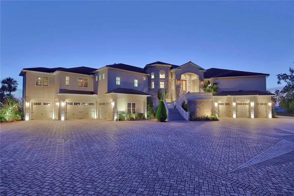 Attached, Exterior, Facade, Modern