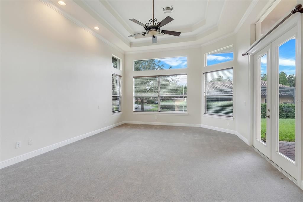 Empty room, Interior, Recessed Lighting