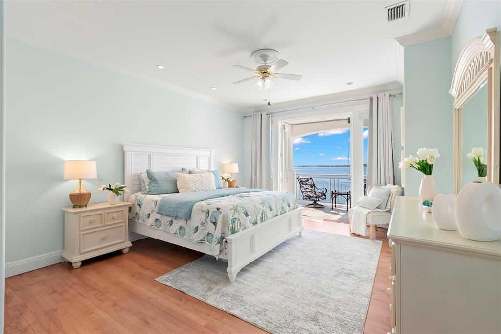 Bedroom, Interior, Recessed Lighting, Water, Wood Texture Flooring