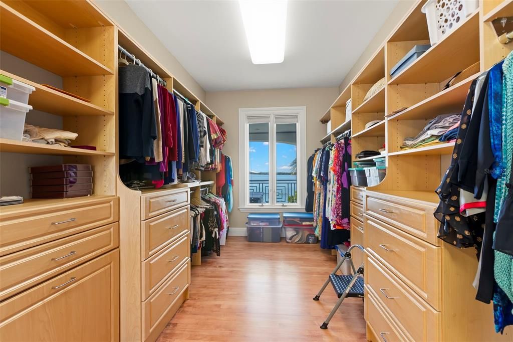 Interior, Walk-in Closets, Wood Texture Flooring