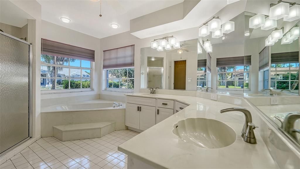 Bathroom, Dual Sink Vanities, Interior, Recessed Lighting