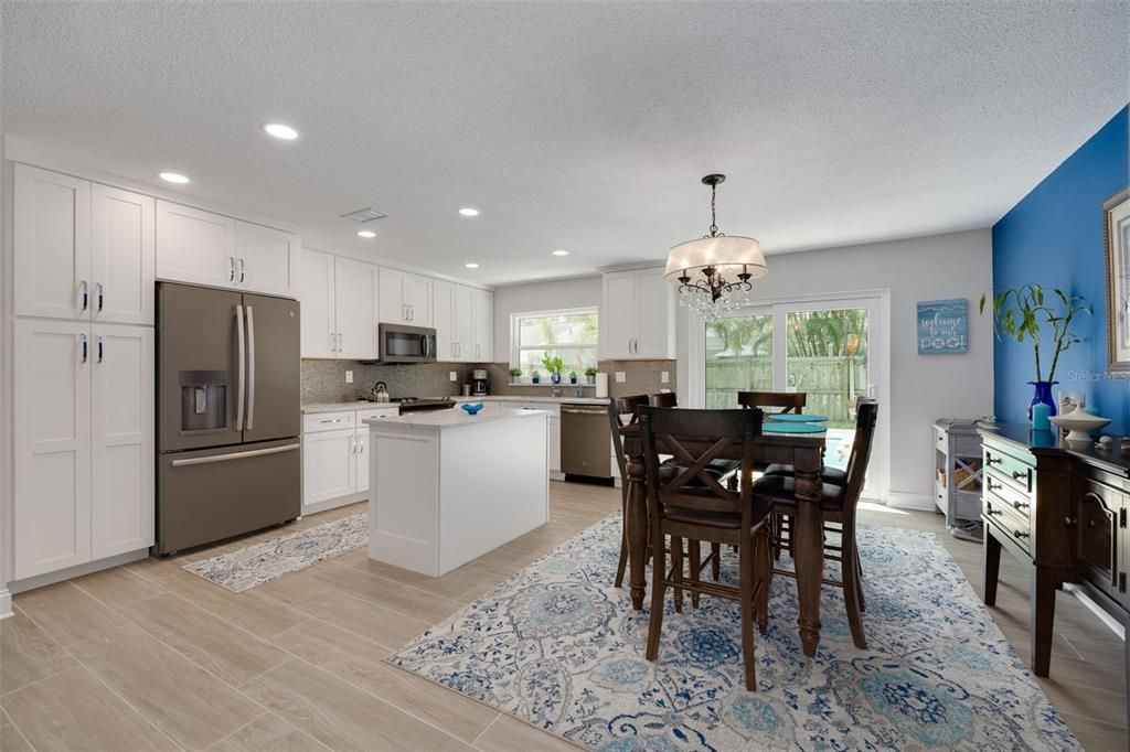 Chandelier, Dining room, Interior, Kitchen, Pendant Lights, Recessed Lighting, Wood Texture Flooring
