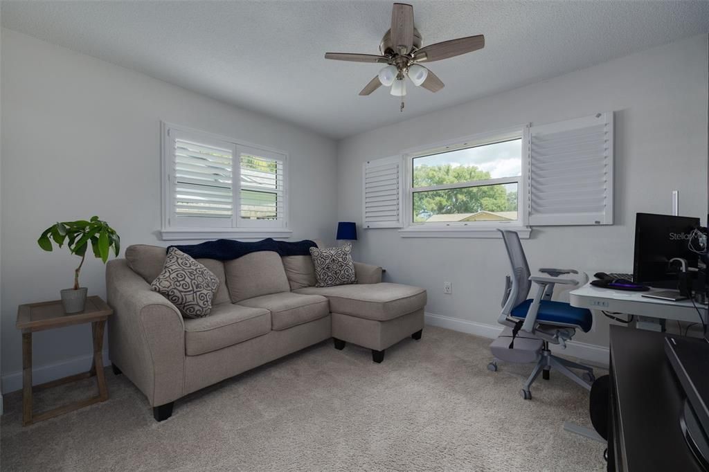 Home Office, Interior