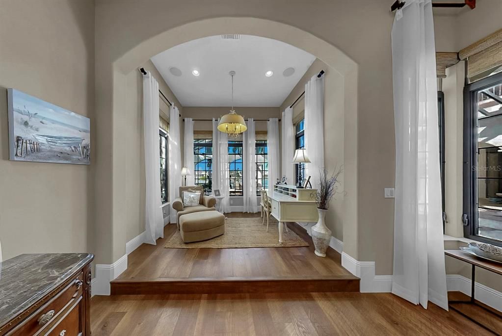 Interior, Recessed Lighting, Wood Texture Flooring