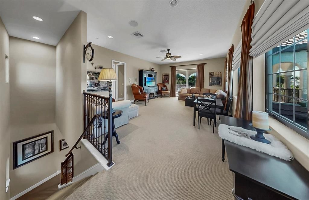 Dining room, Interior, Recessed Lighting