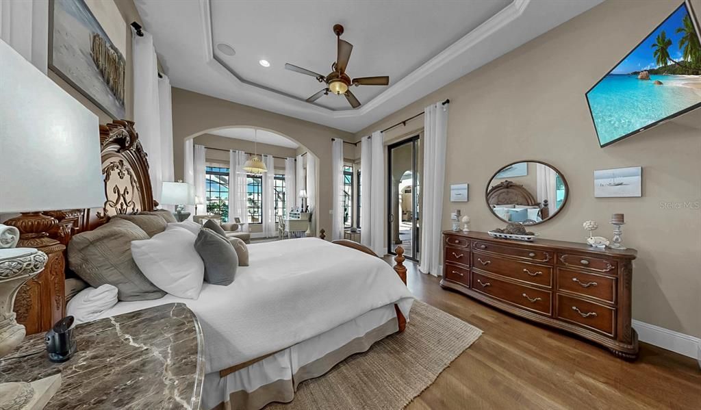 Bedroom, Interior, Pendant Lights, Recessed Lighting, Wood Texture Flooring