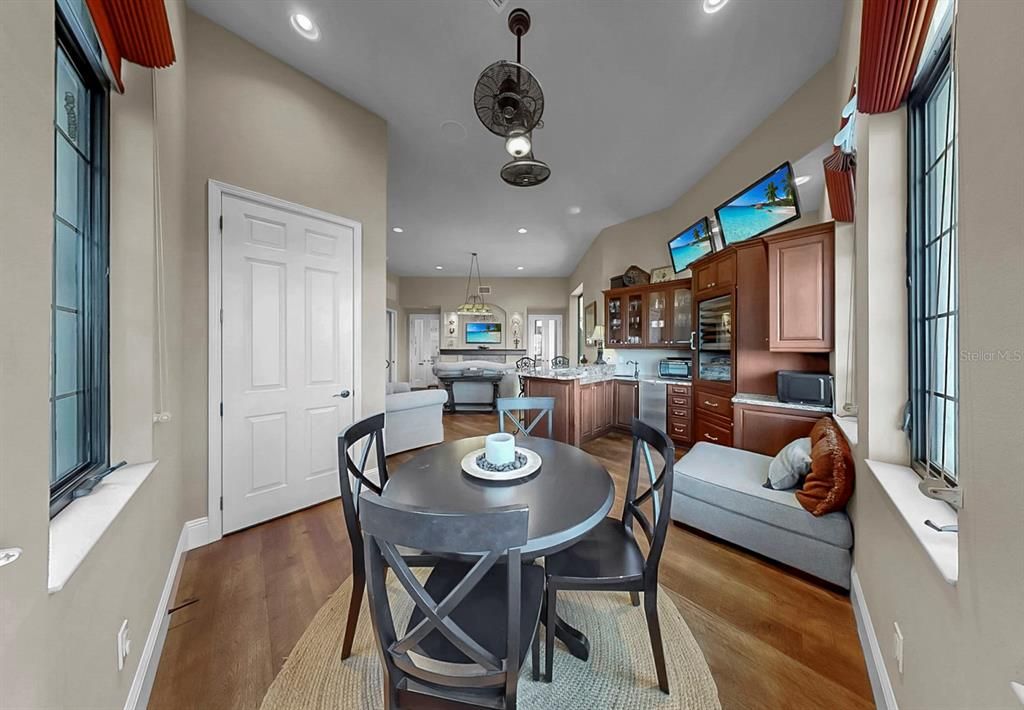 Dining room, Interior, Kitchen, Pendant Lights, Recessed Lighting, Wood Texture Flooring