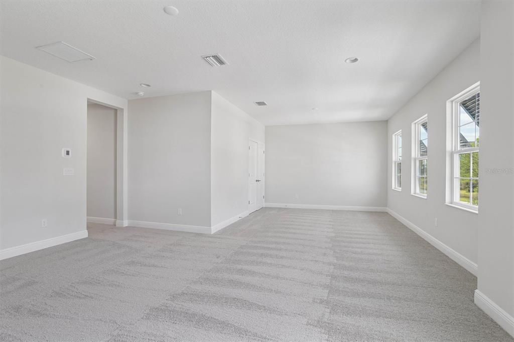 Empty room, Interior, Recessed Lighting