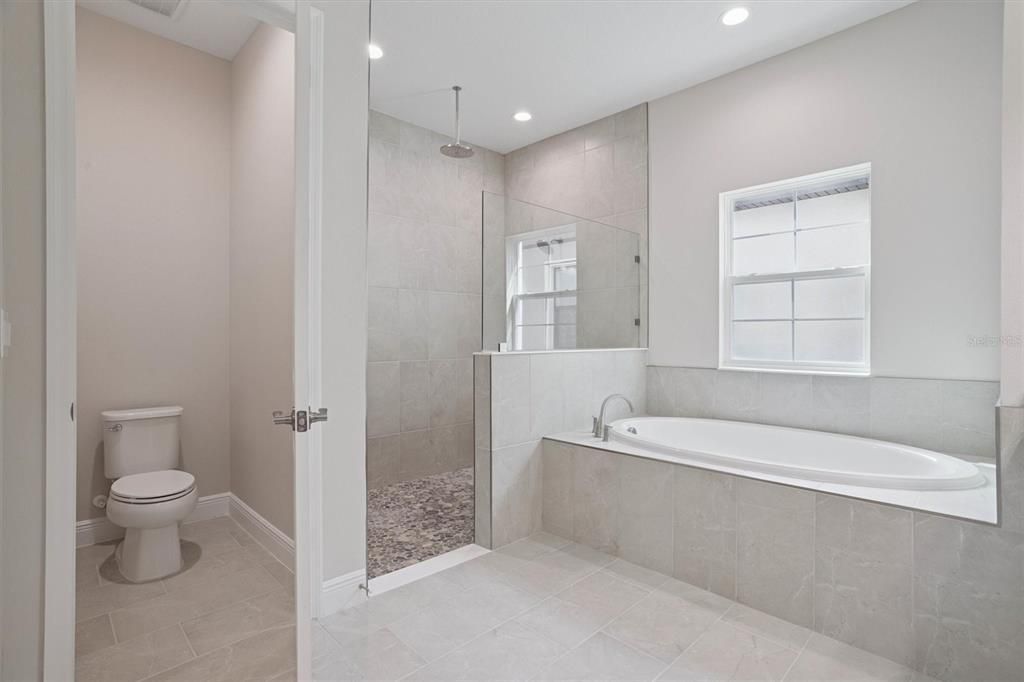 Bathroom, Interior, Recessed Lighting