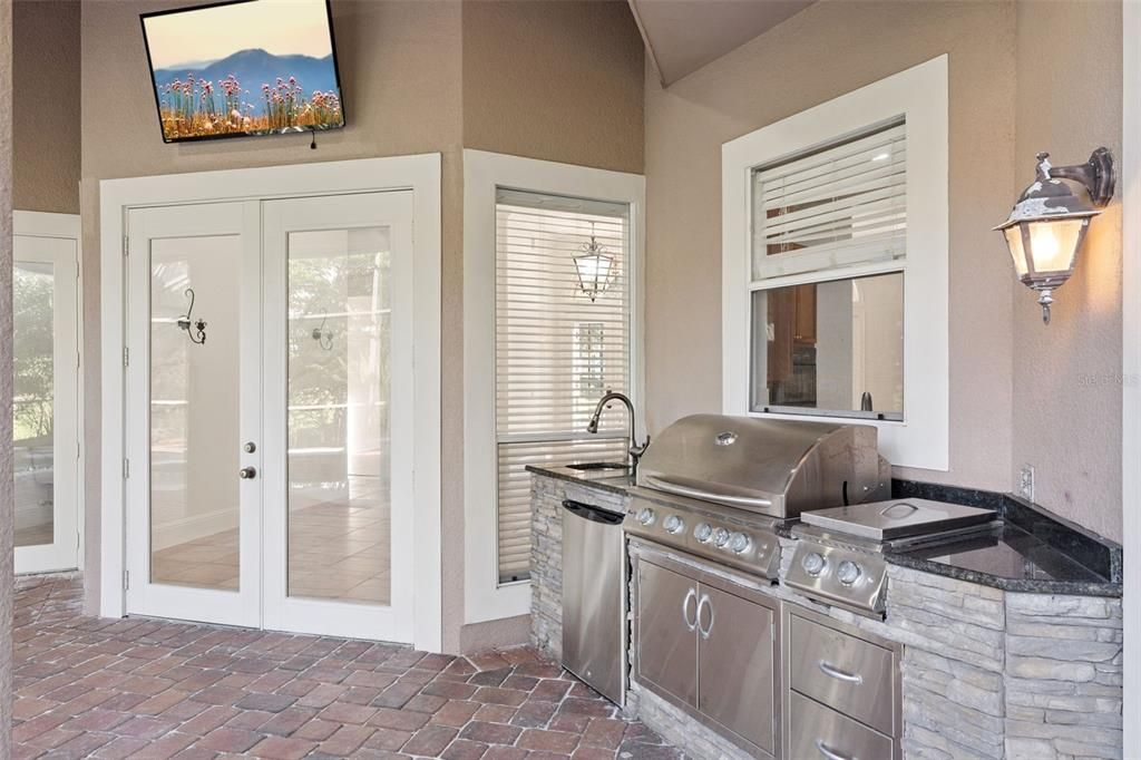 Exterior, Outdoor Kitchen