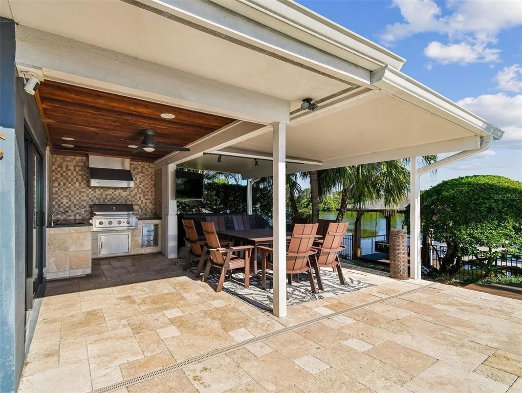 Exterior, Outdoor Kitchen