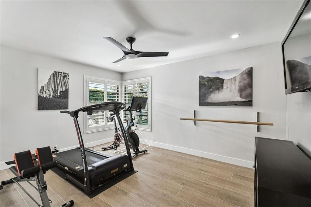 Fitness Equipment, Interior, Recessed Lighting, Wood Texture Flooring