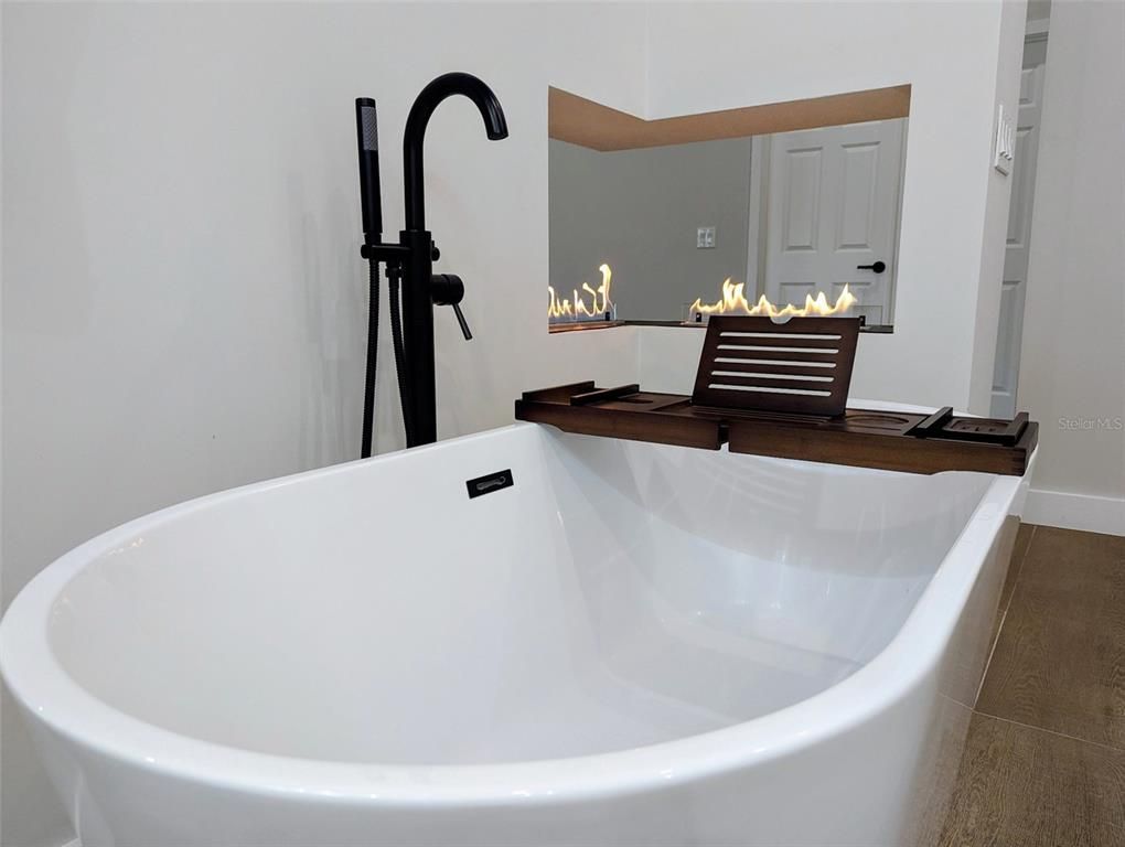Bathroom, Free Standing Baths, Interior