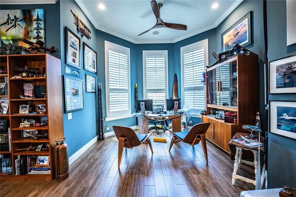 Home Office, Interior, Recessed Lighting, Wood Texture Flooring