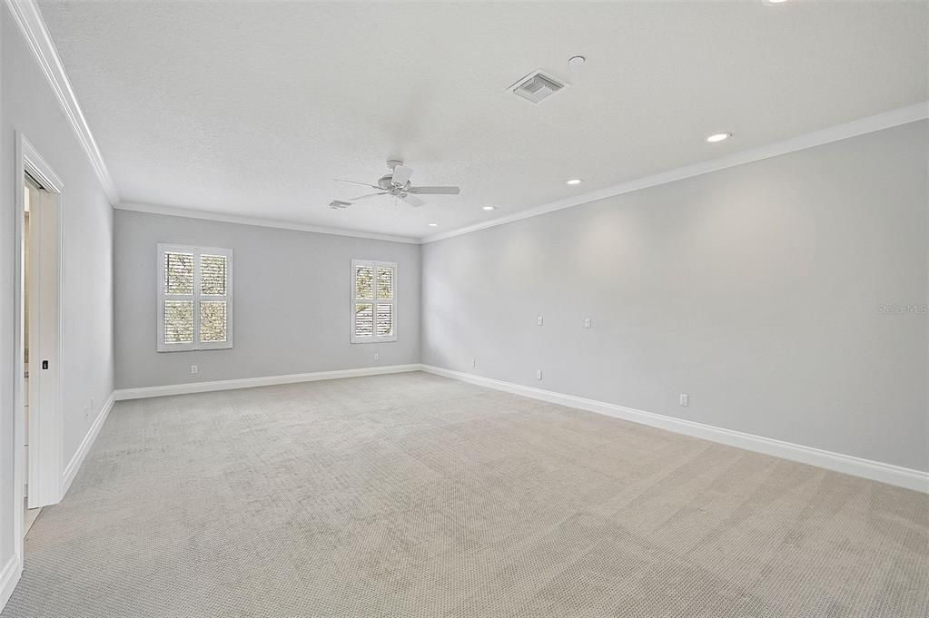 Empty room, Interior, Recessed Lighting
