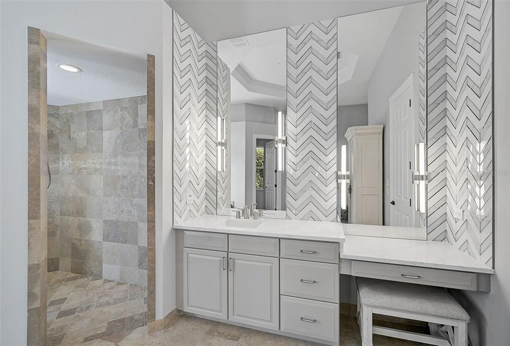 Bathroom, Interior, Recessed Lighting