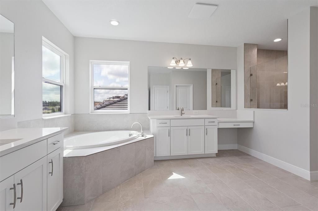 Bathroom, Dual Sink Vanities, Interior, Recessed Lighting